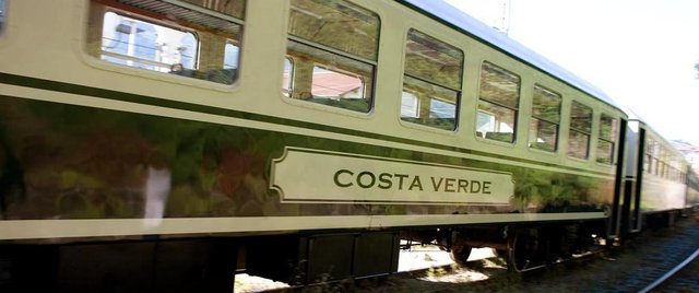Tren Costa Verde 01.jpg
